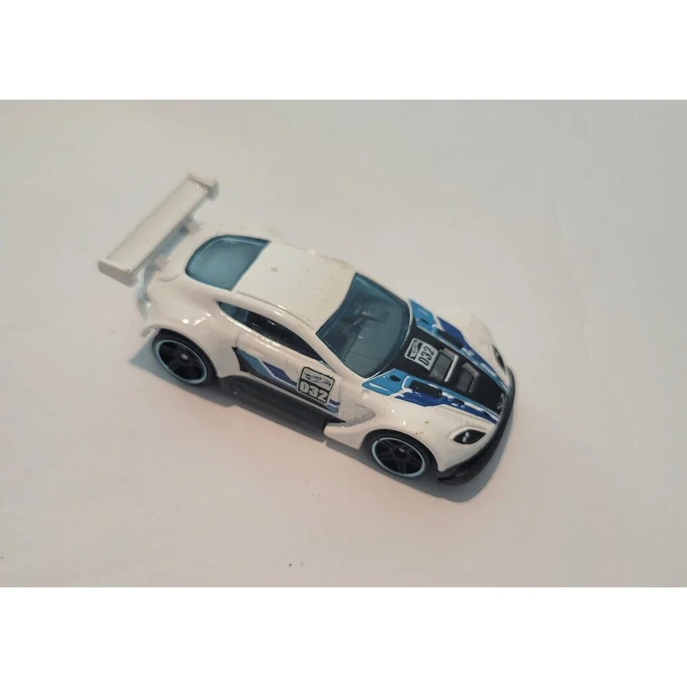 Hot Wheels Lot of 16 Cars - Lamborghini Jaguar Porsche Power Bomb Ferrari Etc